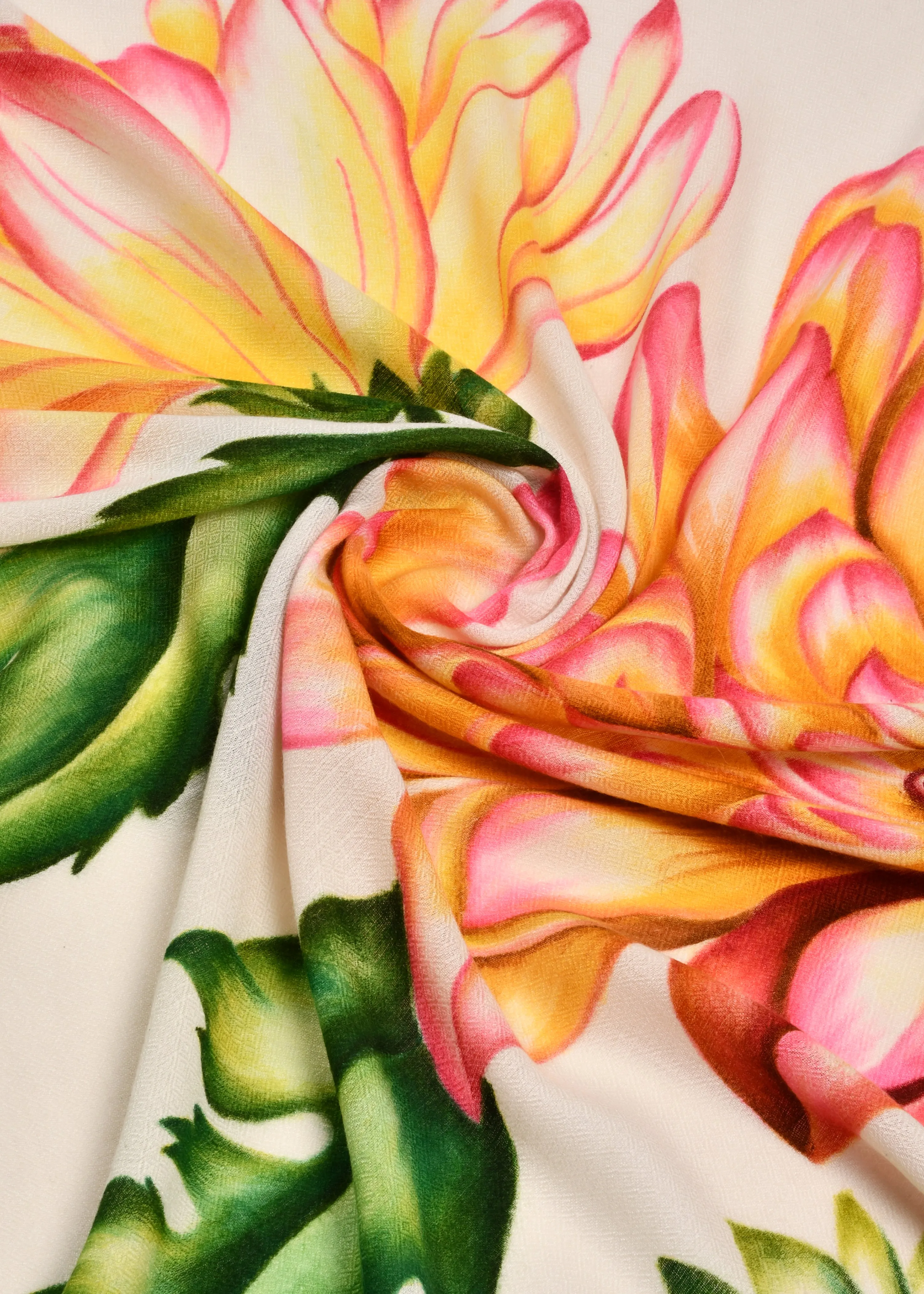 Dahlia Art in Cashmere