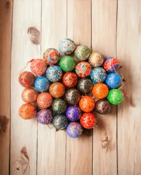 Home Decoration Ornaments Paper Mache Balls , Christmas Gifts , X-Mas Tree Ornaments Hand Painted Colourful Balls