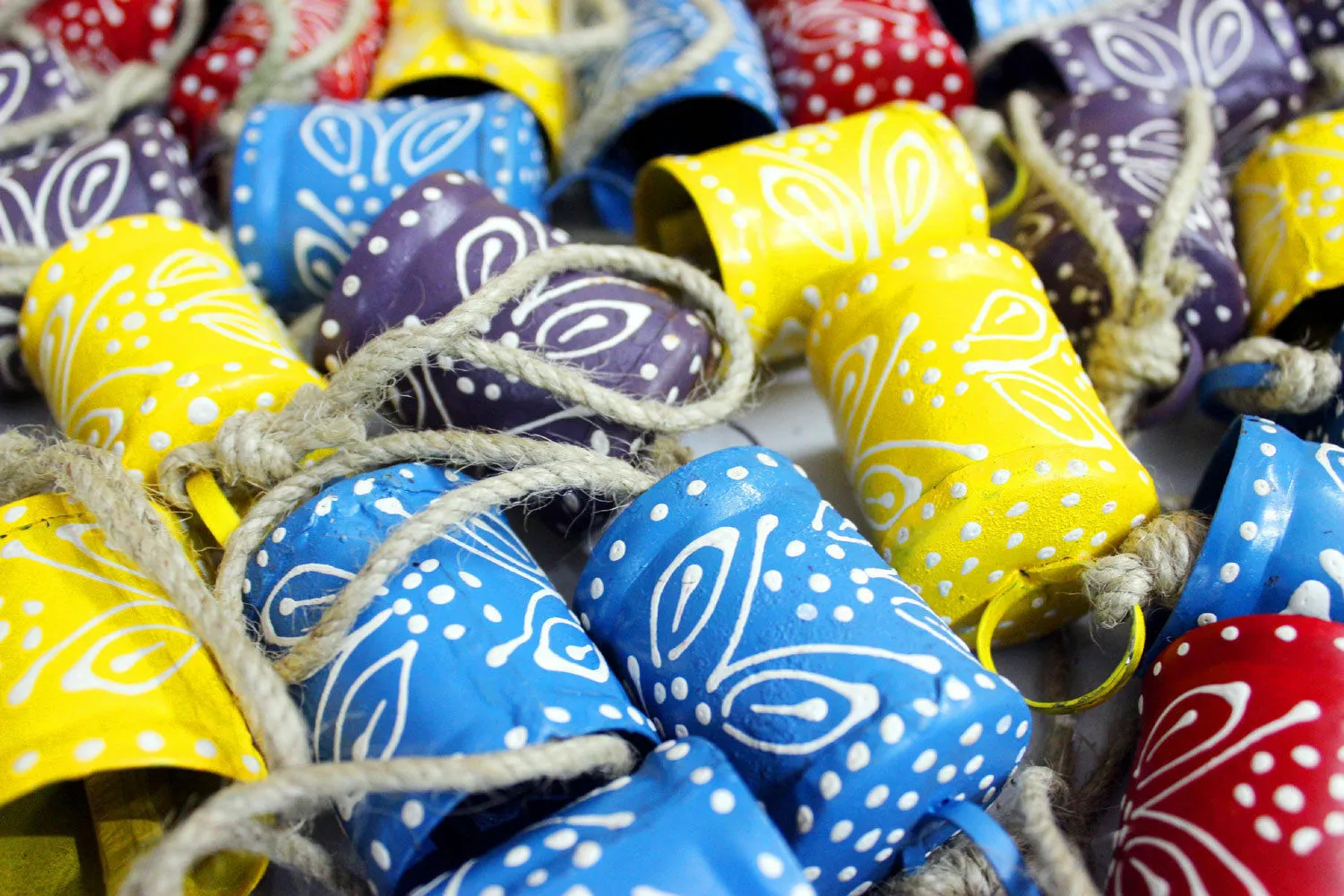 Recycled Iron Hand Painted Decorative Bells 2.5" H  , for X-Mas Party , Wedding & Patio Decoration