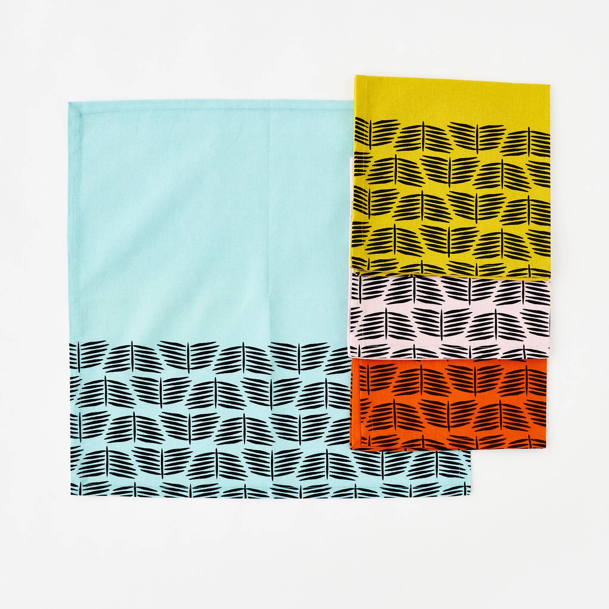 SALE!! Mod Poppies Cloth Napkins / Set of 4
